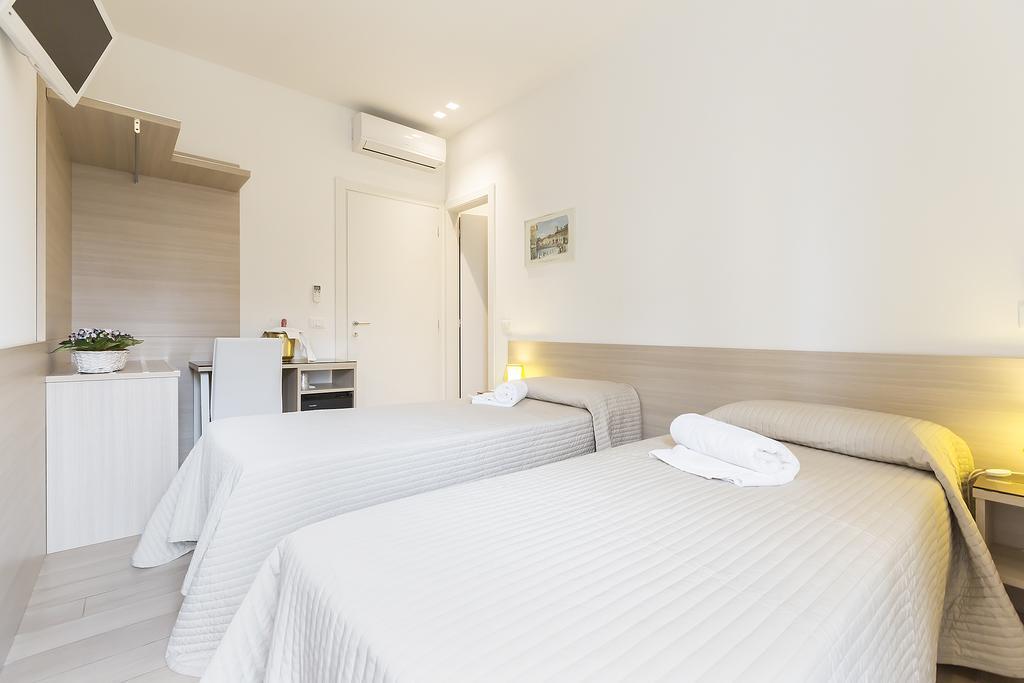 Via Italia Hotell Rho Exteriör bild