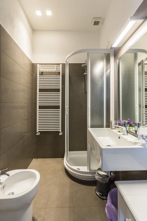 Via Italia Hotell Rho Exteriör bild
